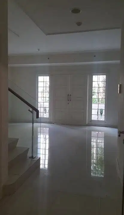 DIJUAL CEPAT MANSION WATERPLACE RESIDENCE 2 LANTAI 3BR KOSONGAN