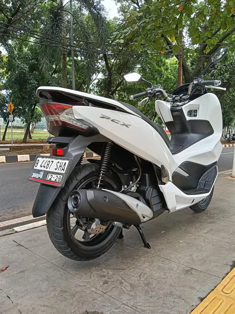 DP MINIM 3JTA HONDA PCX 150 CBS ISS THN 2018 PAJAK IDUP SIAP PAKAI