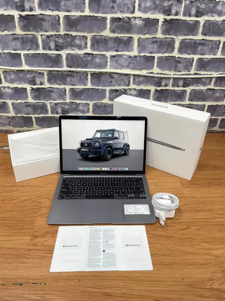 Macbook Air Retina 13 2020, Garansi 2bulan