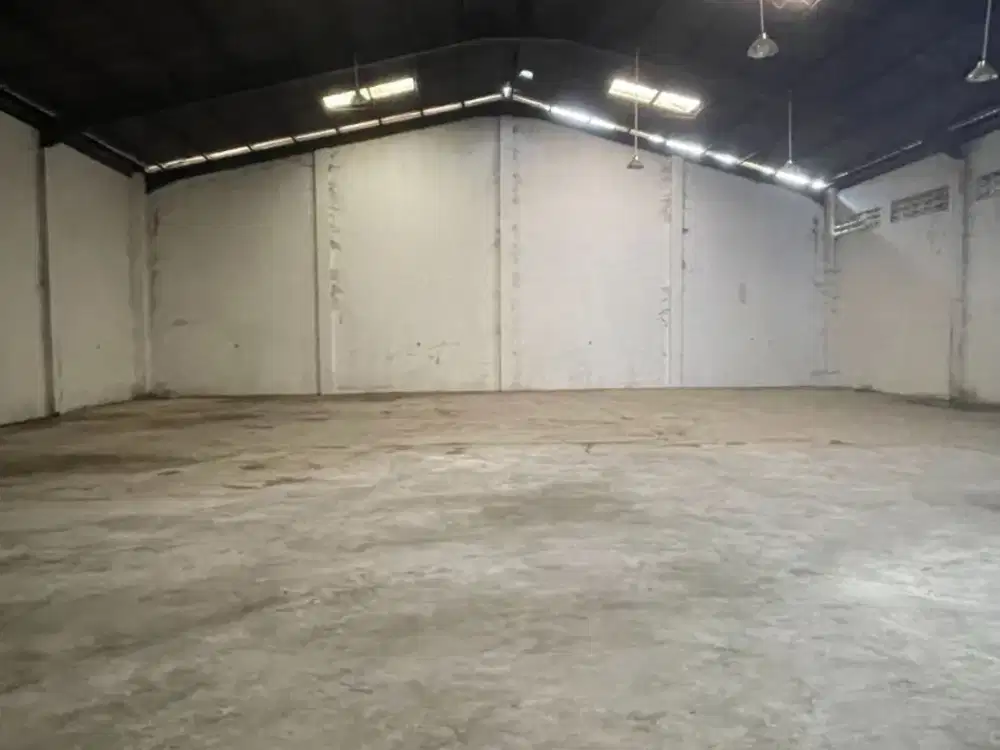 Gudang 500 Meter di Kavling Dpr Cipondoh Akses Kontainer Dekat Tol