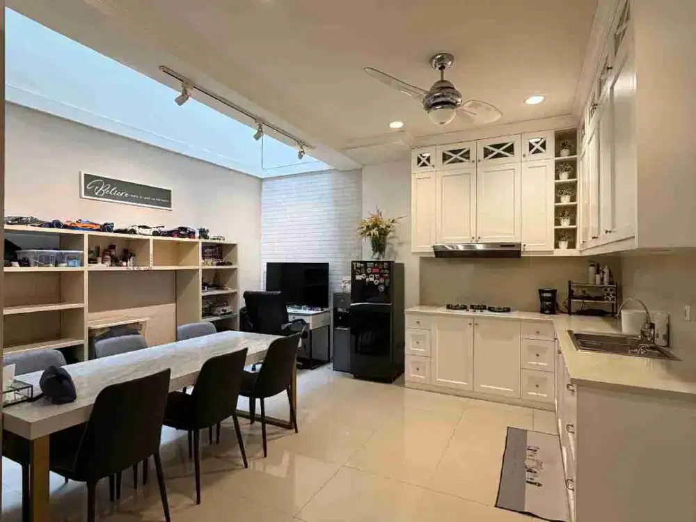 Rumah Mewah Full Furnished Cakep De Mansion