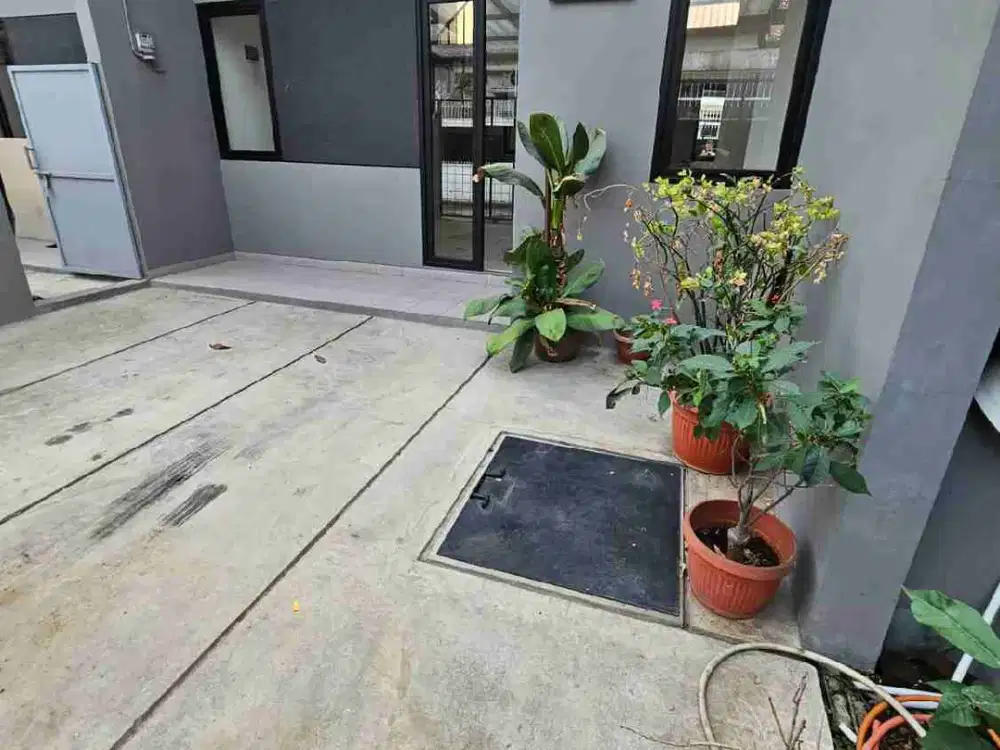 SEWA RUMAH MINIMALIS AKSES MOBIL STRATEGIS GATOT SUBROTO (FH-FF)