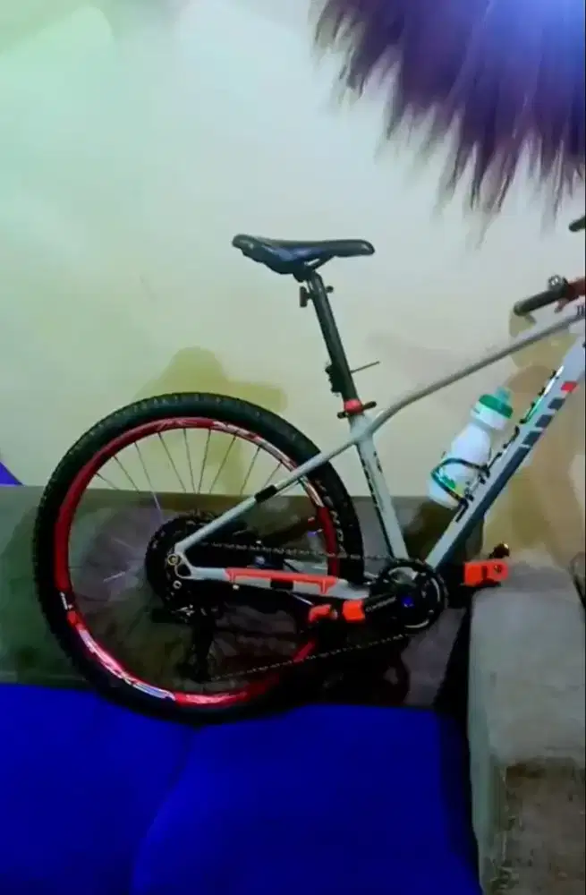 Sepeda shadowterraduro