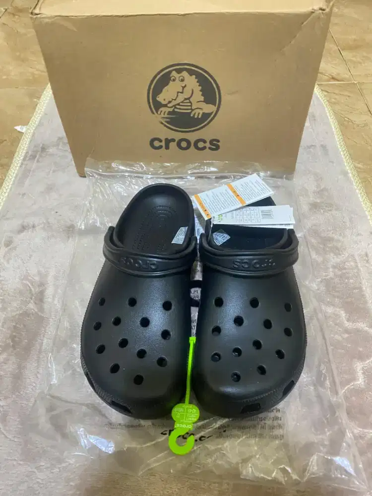 CROCS ITEM POLOS SZ M9 42/43