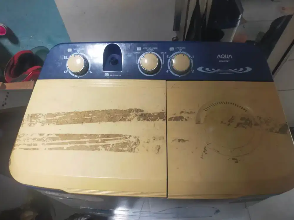 Mesin cuci 2 tabung merek Aqua