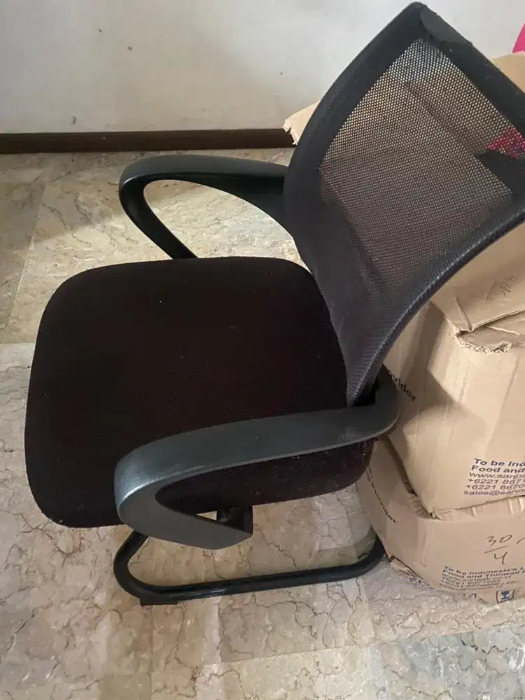 Kursi hadap kerja kantor