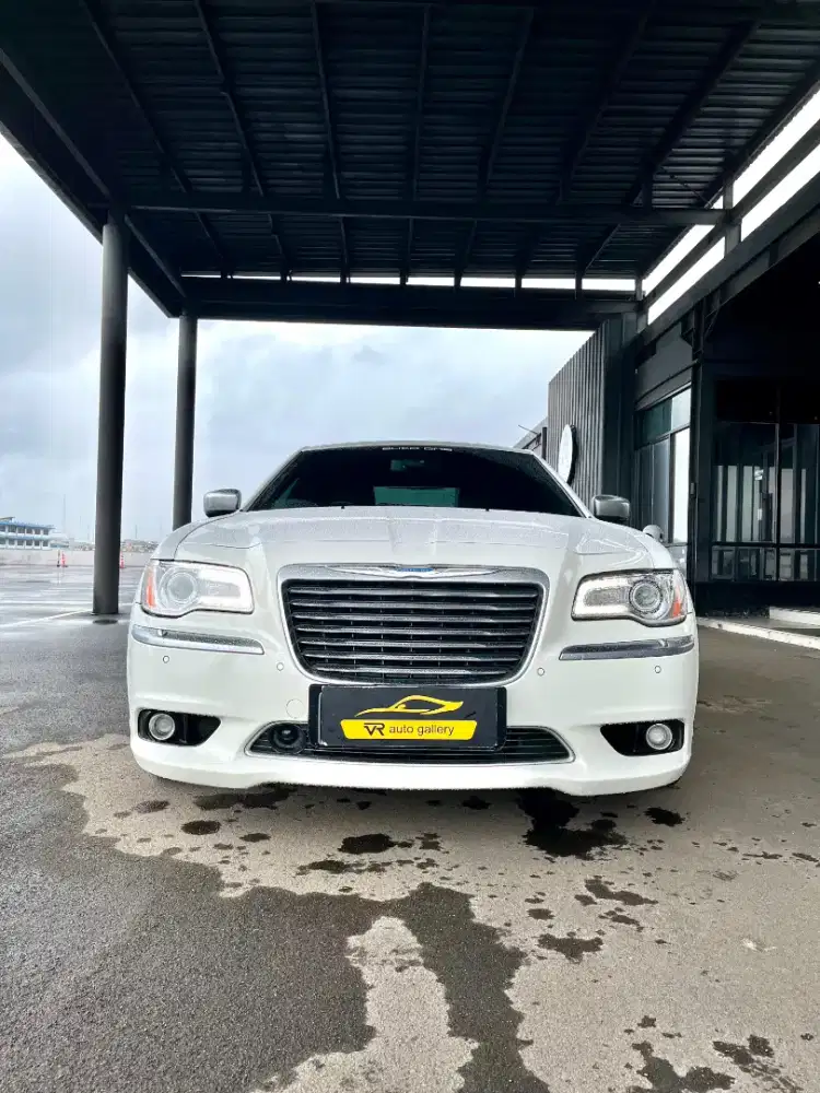 Chrysler 300C

Nik 2012