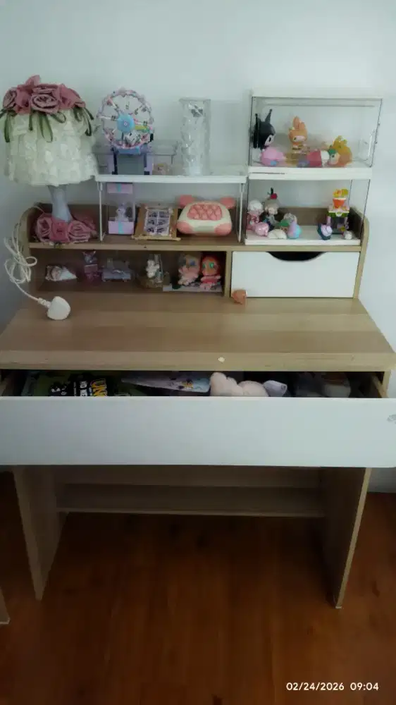 Preloved Meja Belajar anak merk Pira