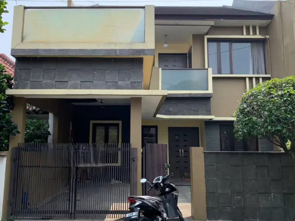 Rumah Bagus 2 Lantai Siap Huni Lokasi Terbaik Batununggal Bandung
