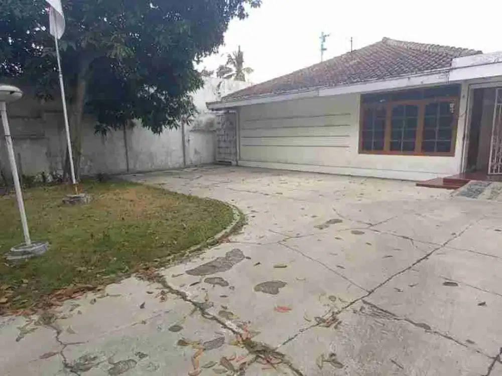 Rumah Siap Huni Cocok untuk Usaha atau Kantor Lokasi Sayap Riau Bandung