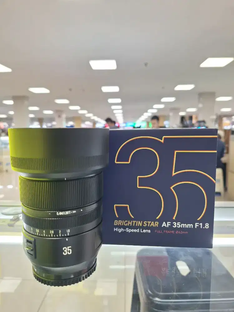 Lensa sony brightin star 35mm f1.8 likenew