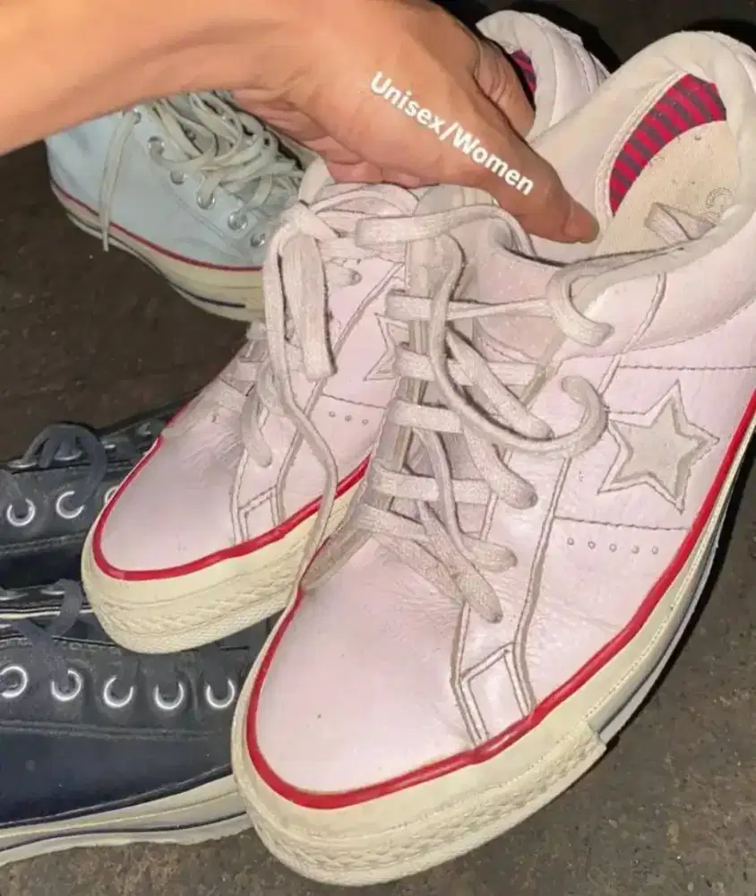 sepatu converseone star