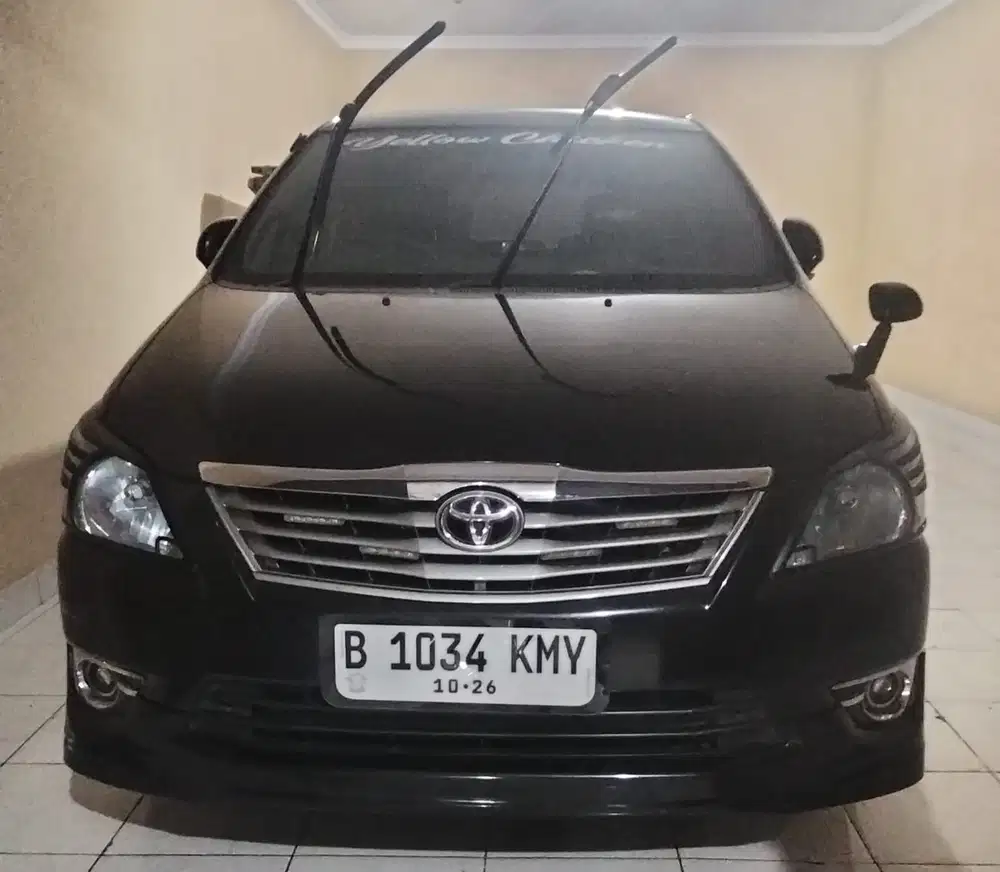 Toyota Kijang Innova 2011 Bensin