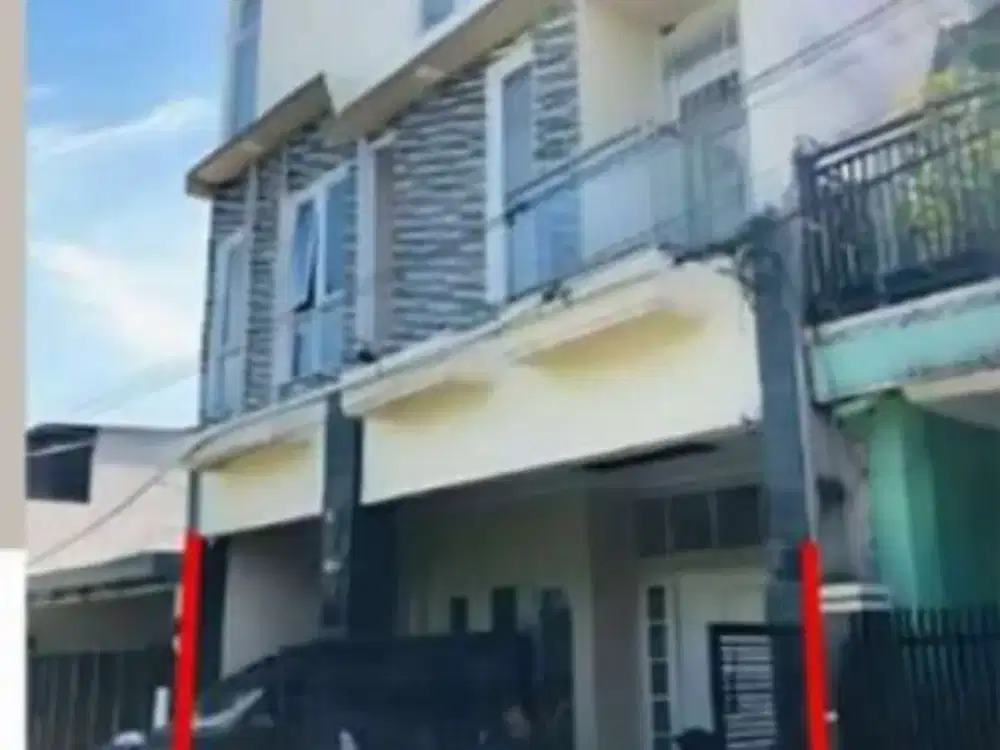 RUMAH BAGUS MINIMALIS 3 LANTAI NYAMAN SIAP HUNI DI SANGKANHURIP BANDUNG