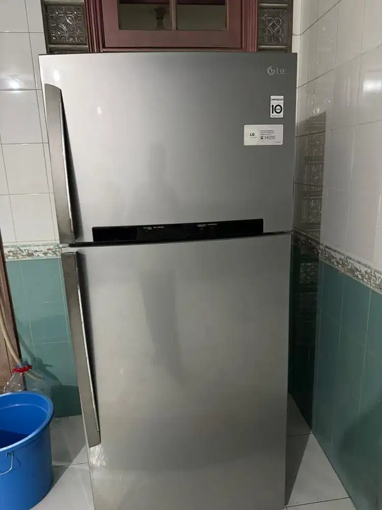 Kulkas bekas merek LG 2 pintu