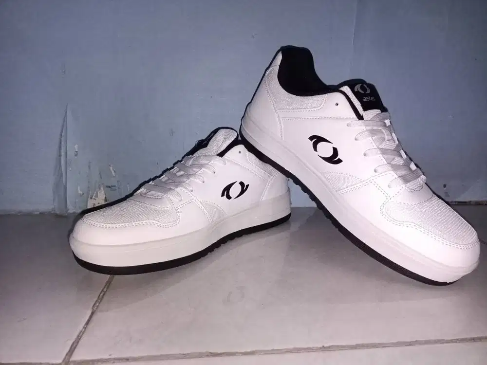 Sepatu Pria Putih Astec