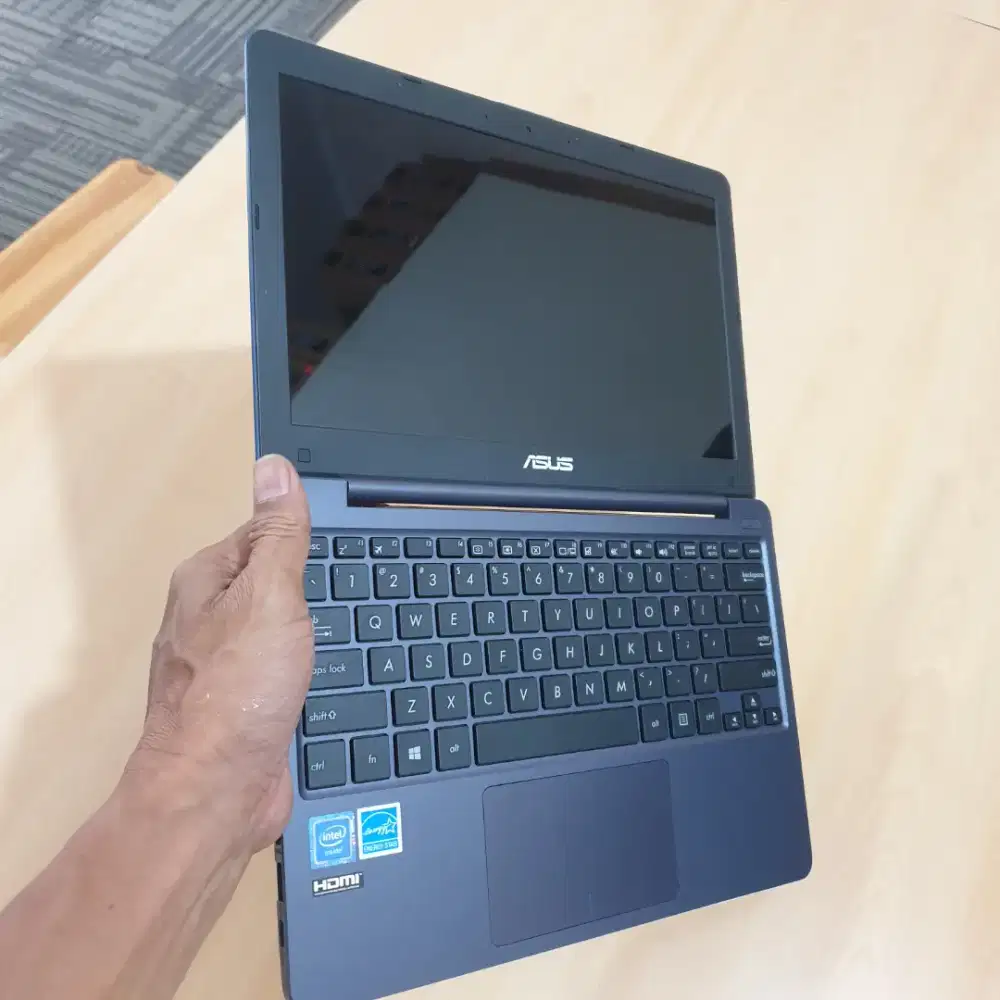 NOTEBOOK ASUS E203 - MATOT