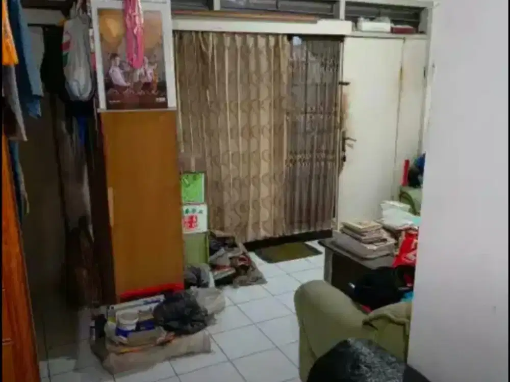 Rumah lama hitung Tanah area Pusat Kota di srimahi, BKR