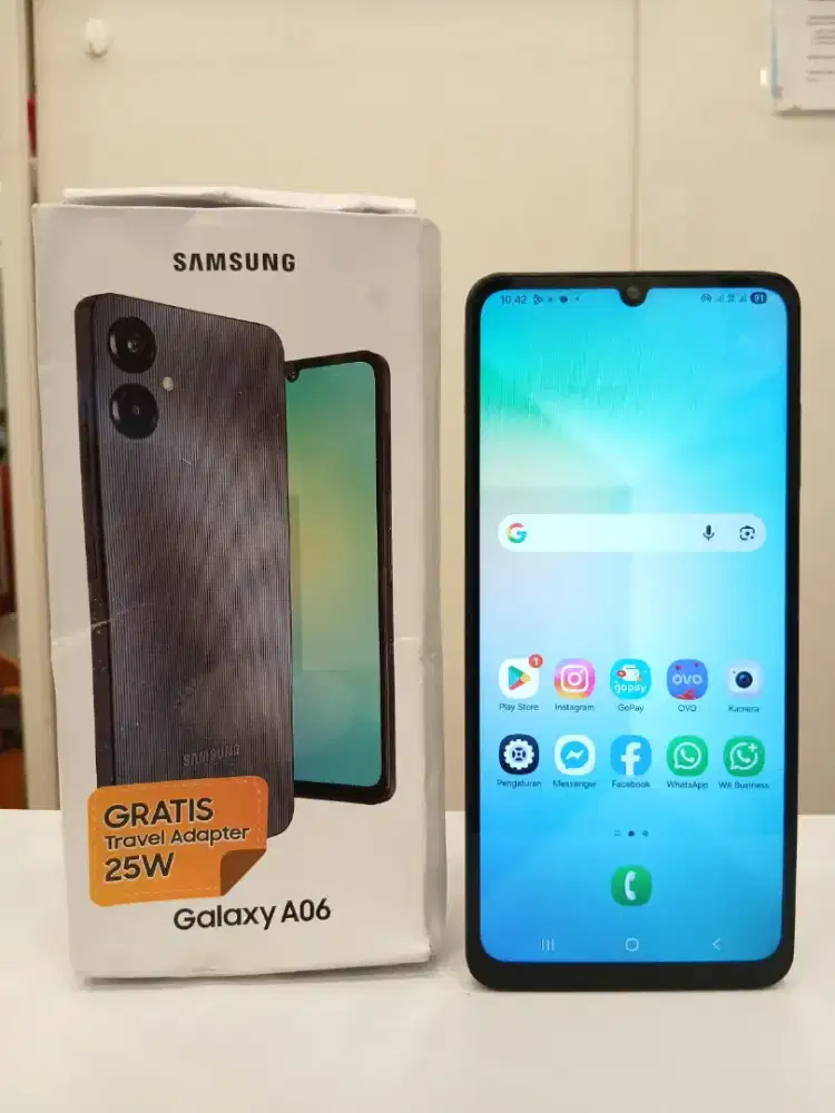 SAMSUNG A06 4GB/64GB.
