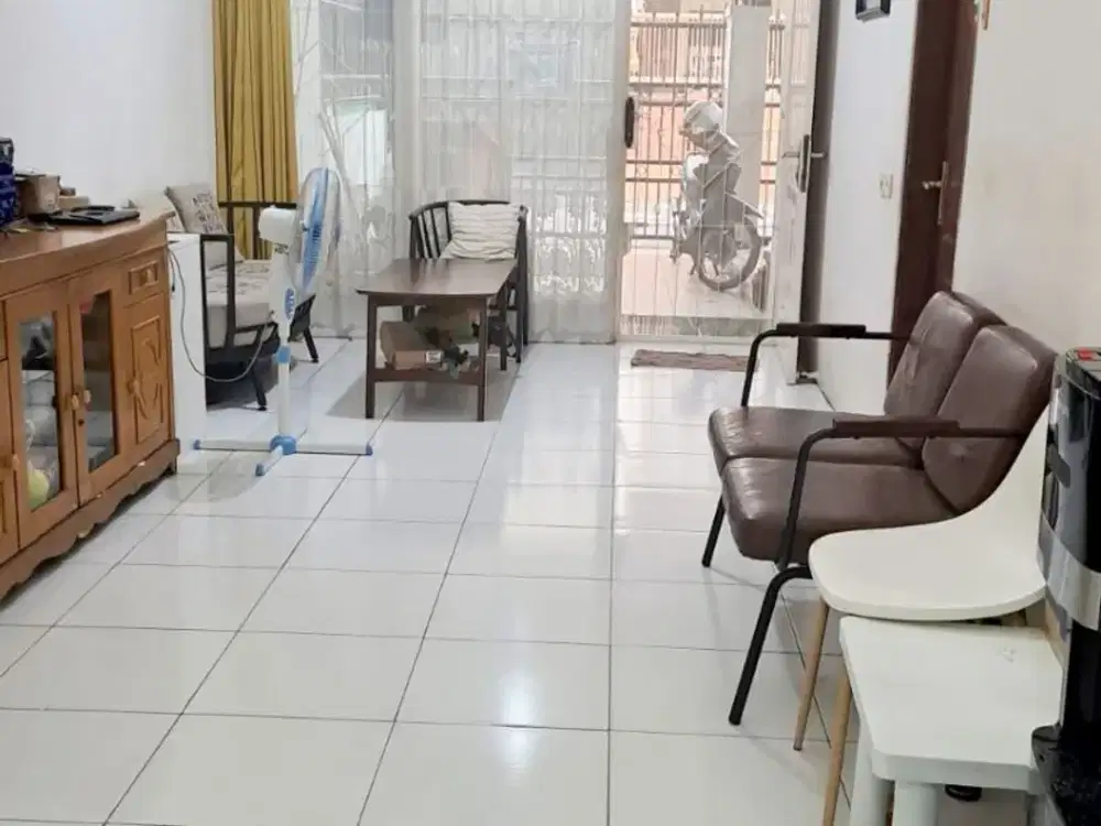 Dijual rumah di Taman Semanan Indah, siap huni