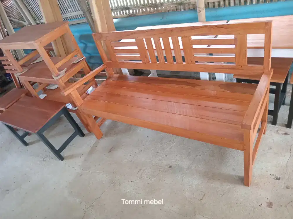 Kursi panjang kayu mahoni