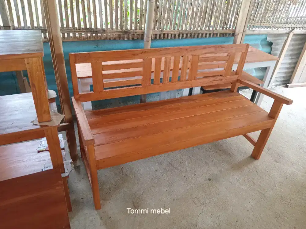 Kursi panjang resban