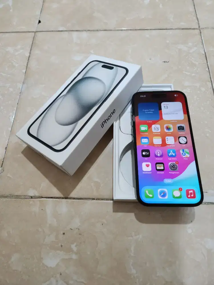 Iphone 15 128 IBOX bh 94 black garansi like new fullset ori