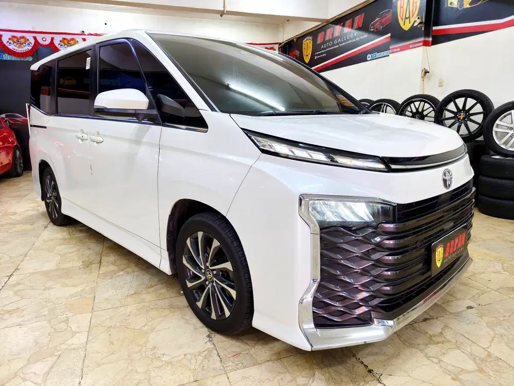 KM30RB TOYOTA VOXY TSS 2022 / 2023 PUTIH