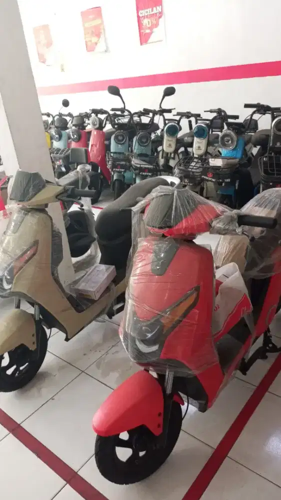 UWINFLY D75 CREAM & RED