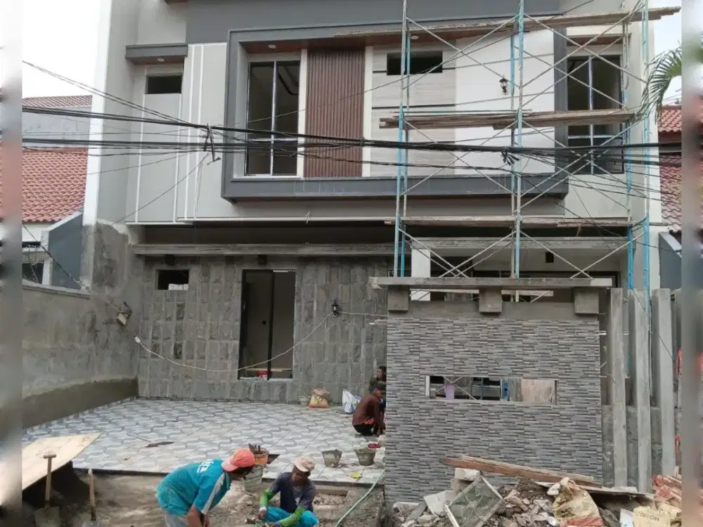 Manyar Jaya Row 3 Mobil