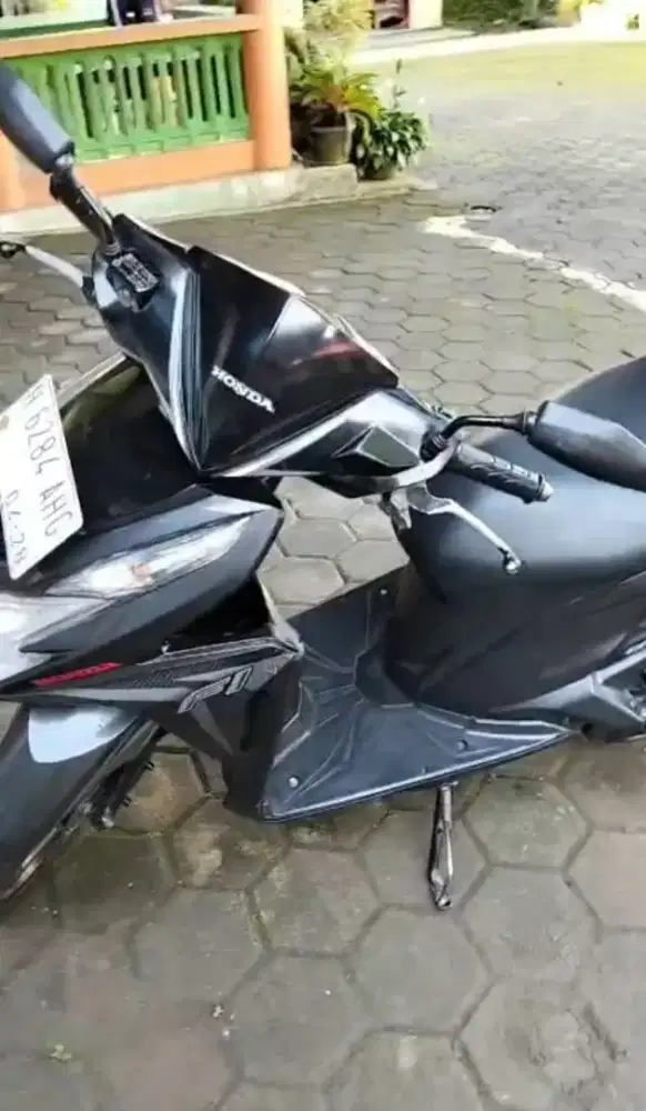 Di jual vario 125 2013 warna hitam