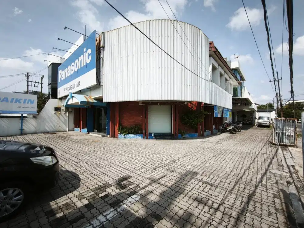 Tempat usaha tengah kota surabaya