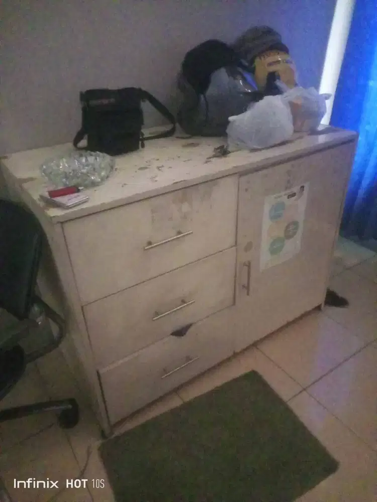 meja putih bahan Particle Board