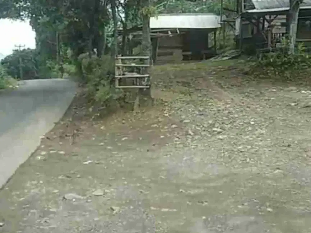 Disewakan tempat usaha di Bojong Koneng Sentul pinggir jalan raya desa