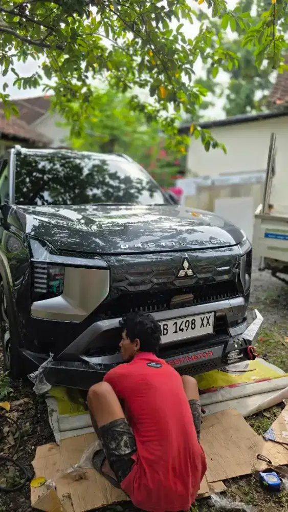 Bumper / bemper 1set mitsubishi destinator