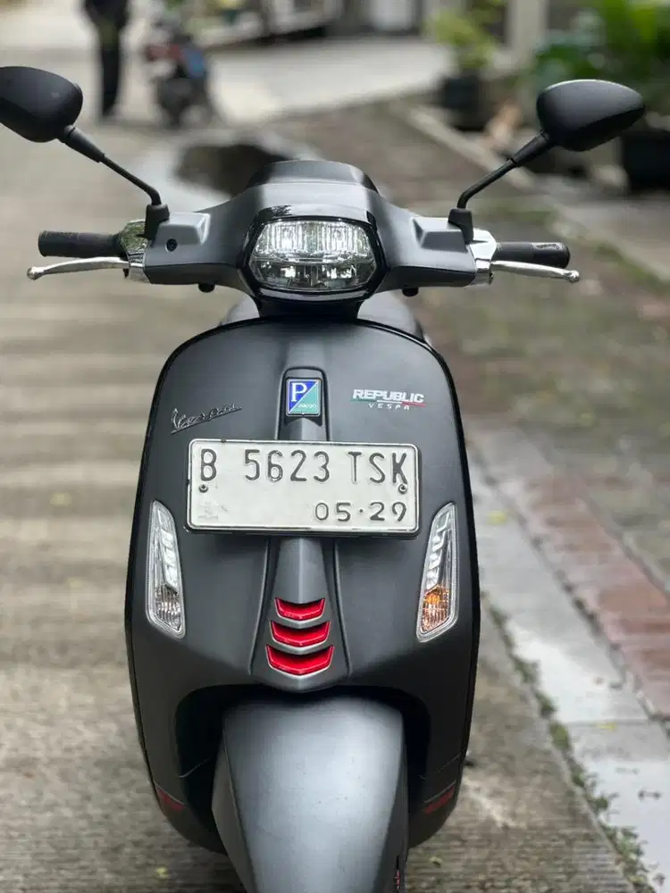DIJUAL VESPA SPRINT S 150 IGET ABS LED THN 2023 PERFECT CONDITION