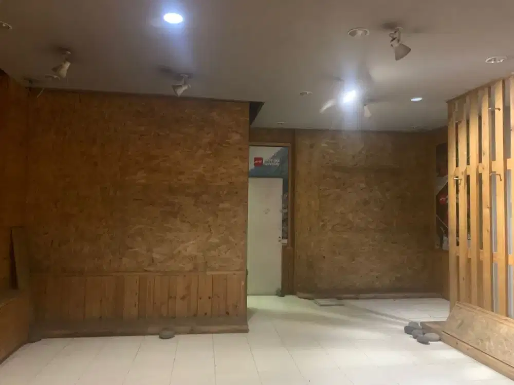 RUANG USAHA STRATEGIS 3 LANTAI SIAP PAKAI DI MAINROAD JATINANGOR BANDUNG