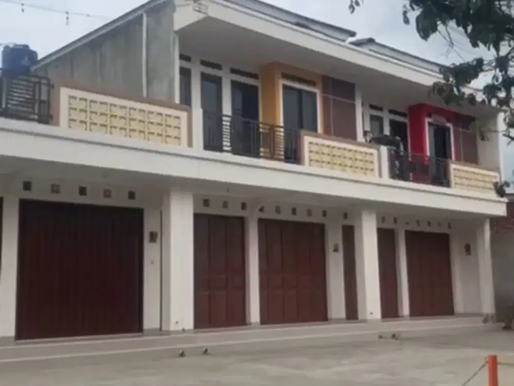 RUKO STRATEGIS LOKASI RAMAI COCOK UNTUK SEGALA USAHA SIAP PAKAI DI JATINANGOR BANDUNG