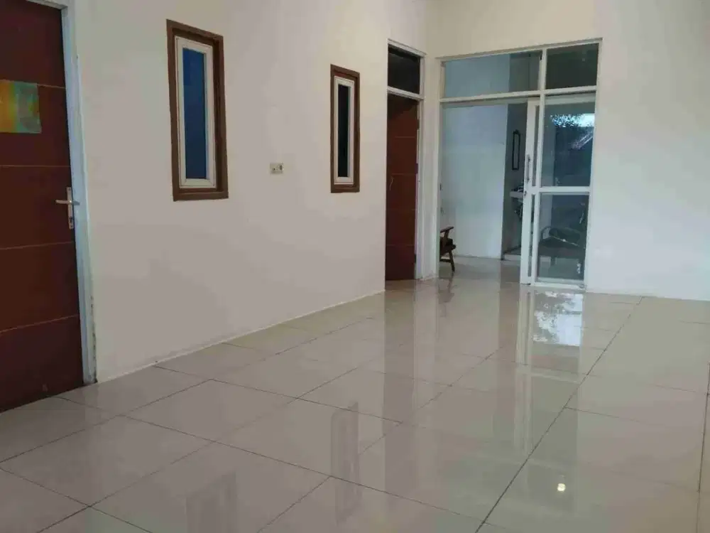 Dijual Ruko Bangunan Baru Strategis dan Ramai di sayap Moh.Toha, dekat ITC Kebon Kelapa