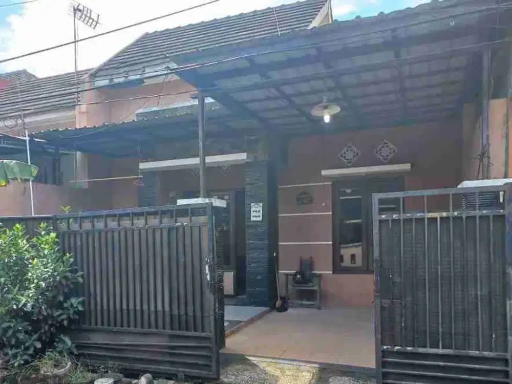 dijual cepat rumah di pusat kota Sidoarjo prumahan gadung Kirana buduran