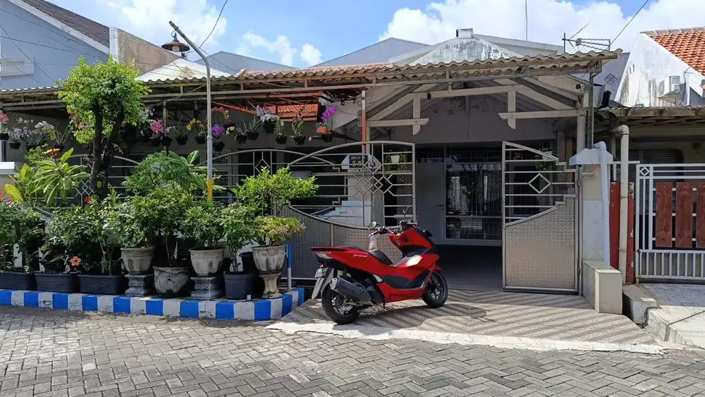 DISEWAKAN RUMAH HUNIAN