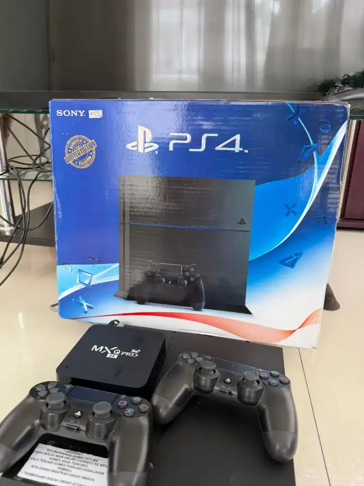 Jual PS 4 Fat 1 TB Full game ,preloved benar2 kondisi bagus
