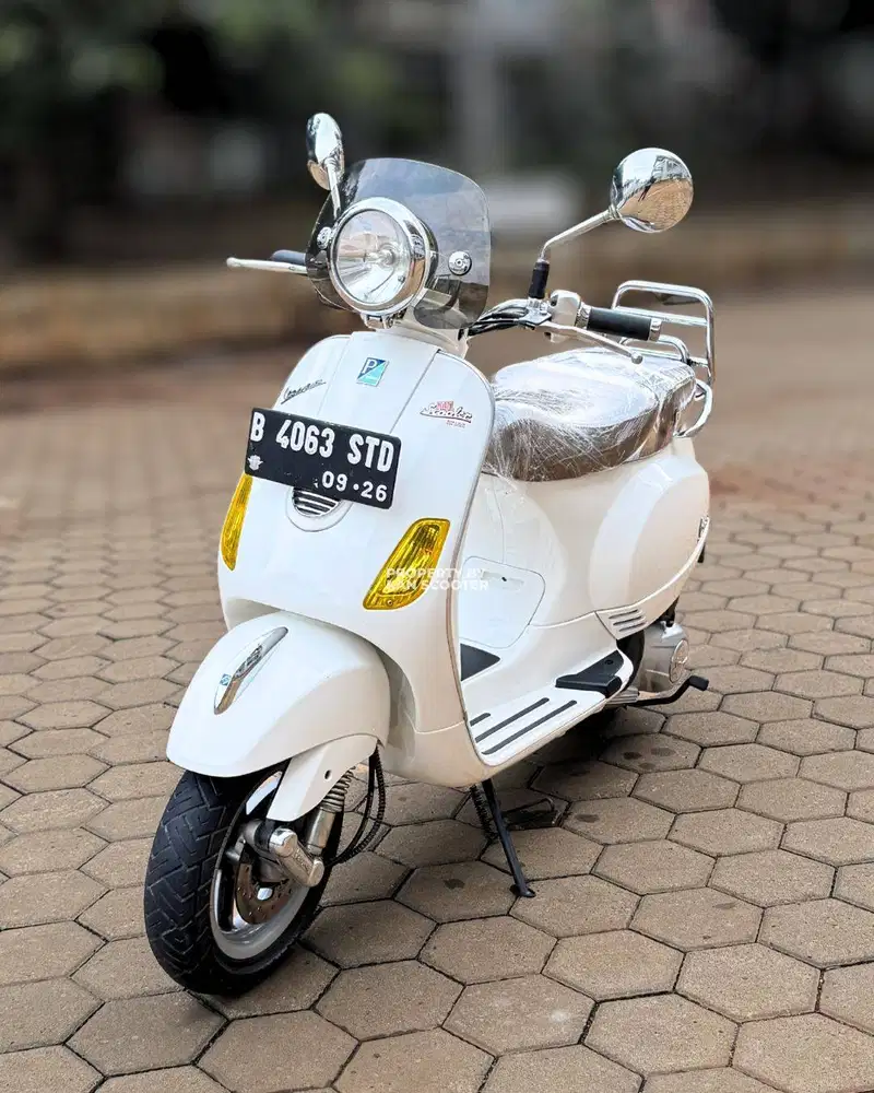 JUAL MURAH VESPA LXV 150 3V 2016 MULUS