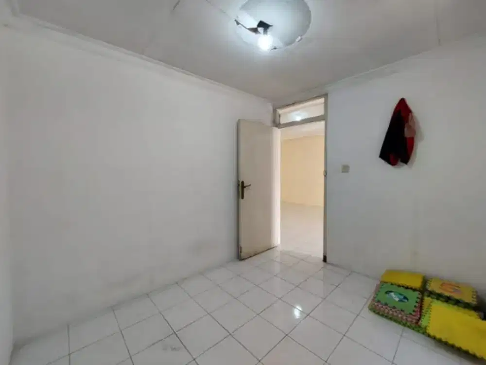 DIJUAL Rumah Tua Hitung Tanah di Daerah Gunung Batu Andir Kota Bandung