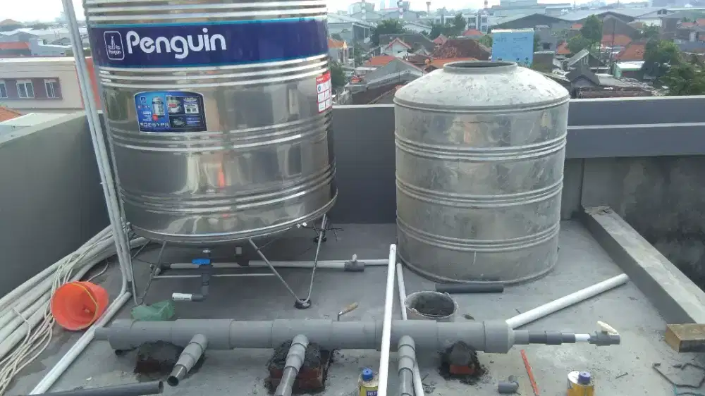 Tukang ledeng pompa air