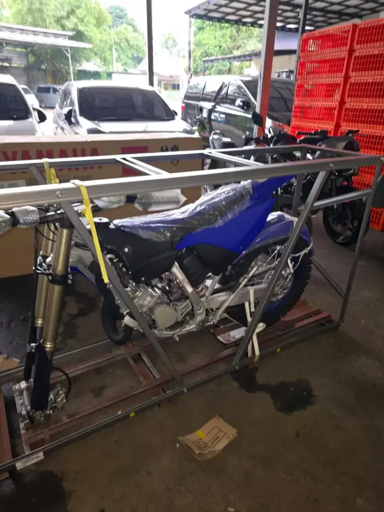 Yamaha YZ125 unboxing