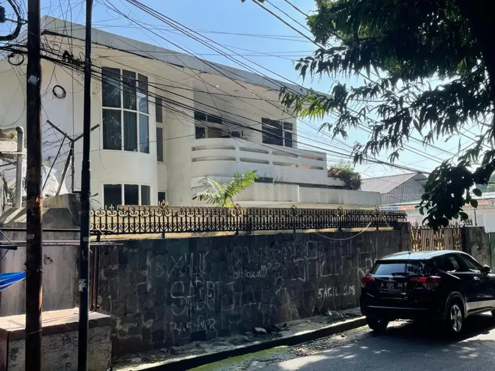 Dijual Rumah Dan Gudang di Jakarta Selatan