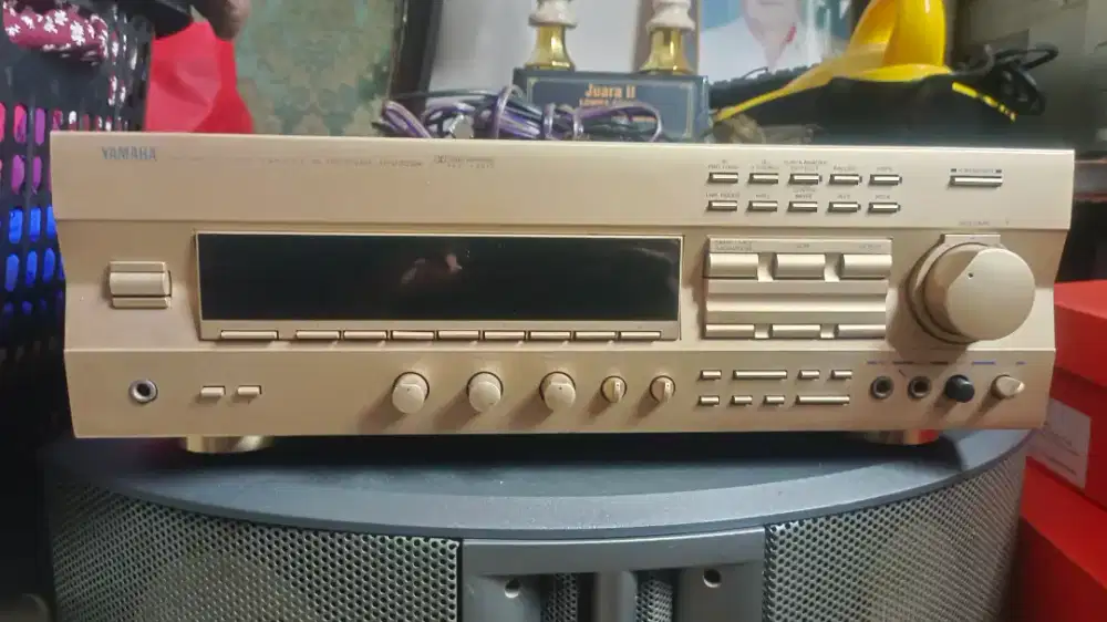 Dijual Ampli home theater Yamaha R-302K Dan Speaker Bse dual bass