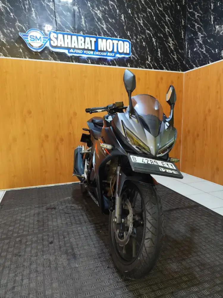 CBR 150R TH 2019 CASH ATAU KREDIT DAN SPAYLATER BISA SIAP PAKAI