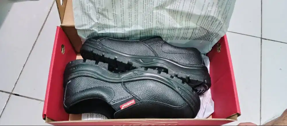 Safety cheetah hitam